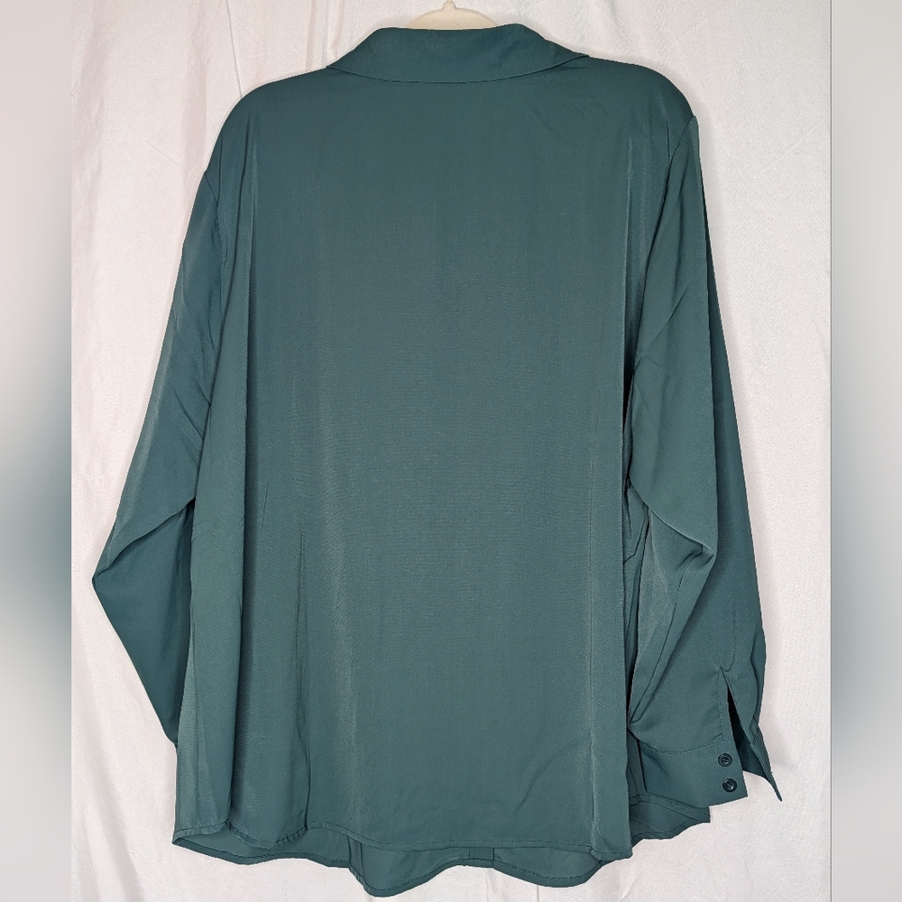 BloomChic Forest Green Button-Up Shirt, 22/24 (3X) - Picture 2 of 12